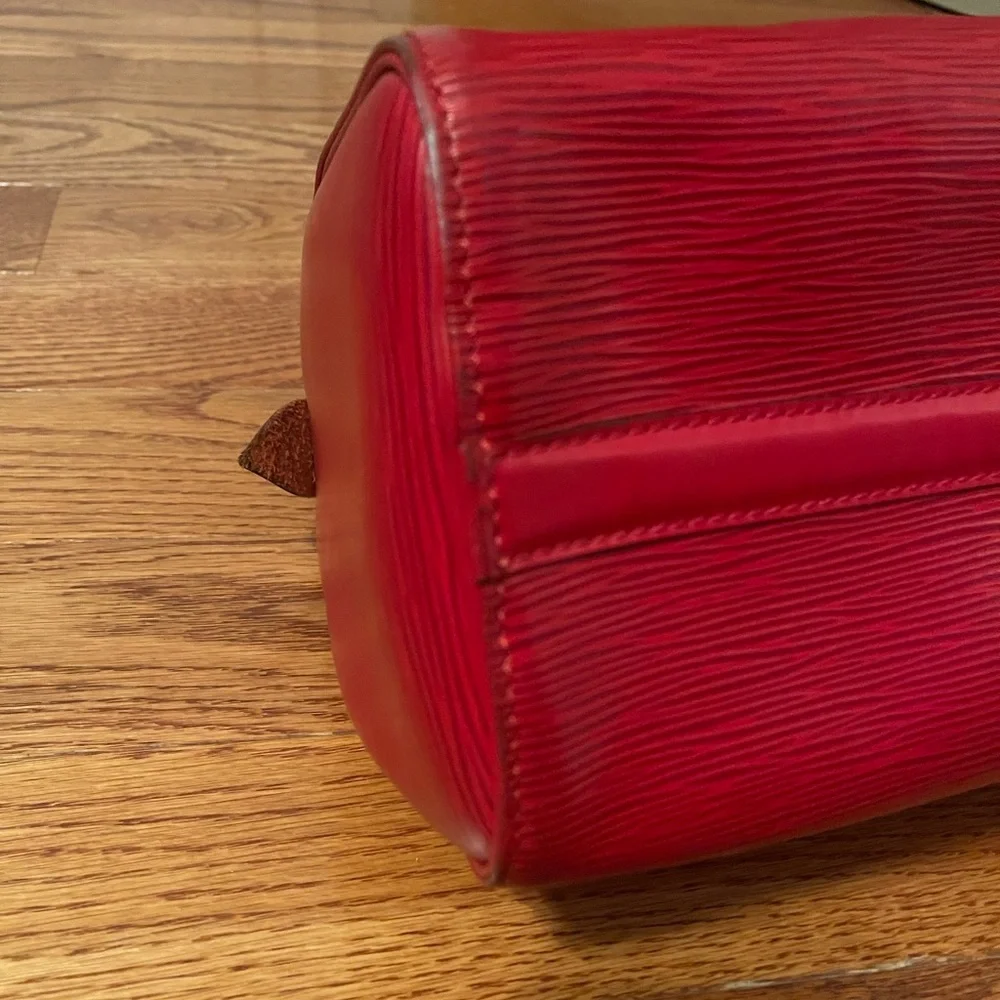 Vintage Louis Vuitton Red EPI‎ Speedy 25